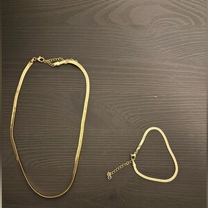 Necklace and bracelet set